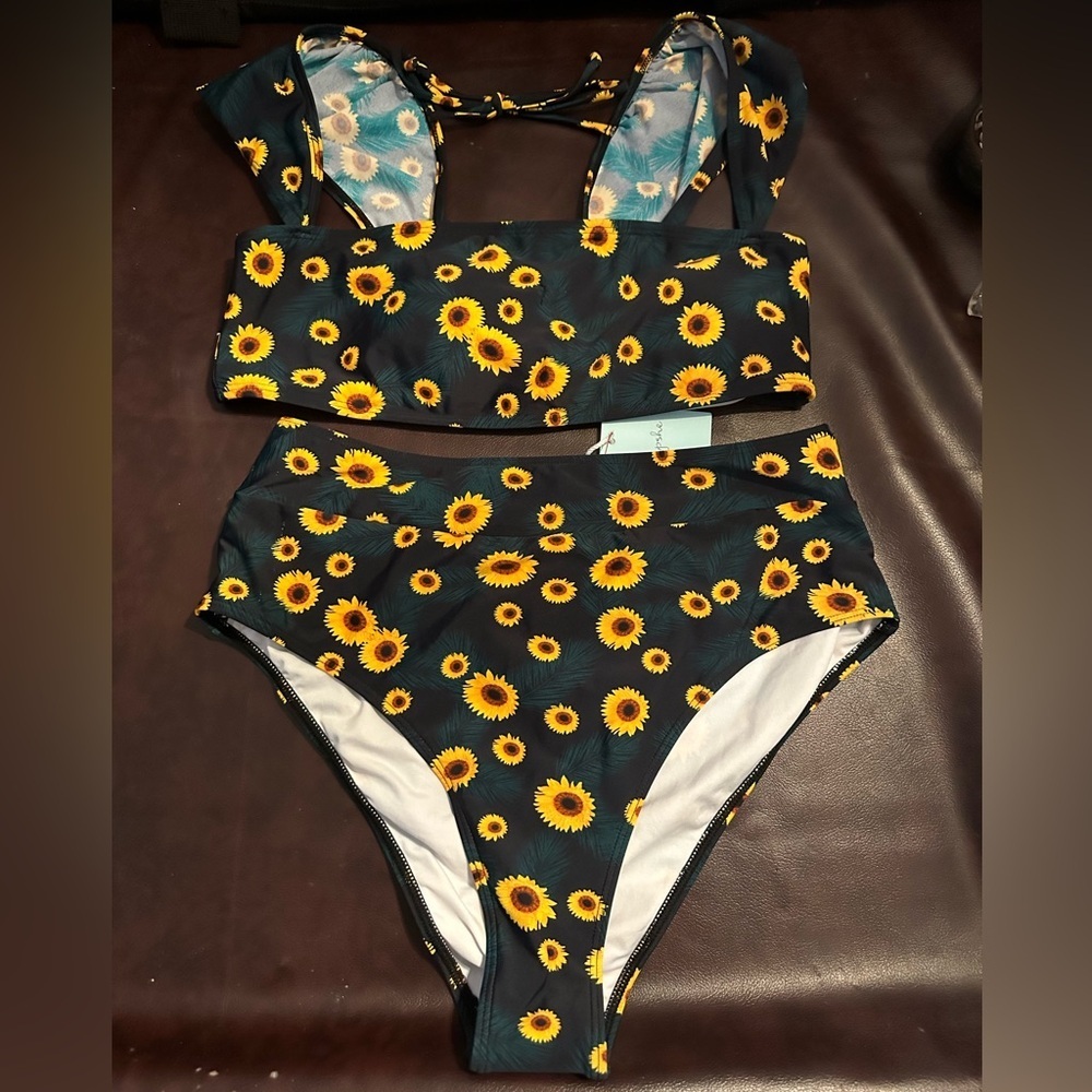 Cupshe sunflower bikini
